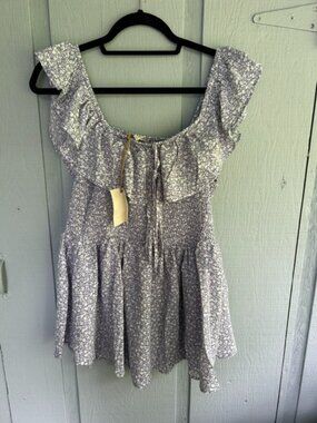 NWT Easel Blue White Smocked Ruffle Sleeveless Blouse Size Large
